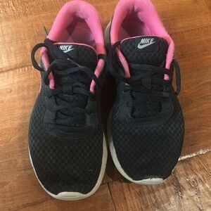 Youth Nike tennis shoes